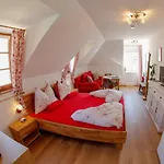 Gasthuis Gaestehaus Haiminger 3*